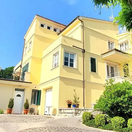 Suzi, Sea View, Free Private Parking * Opatija