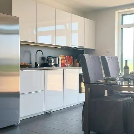 Apartment Suzi, Sea View, Free Private Parking *