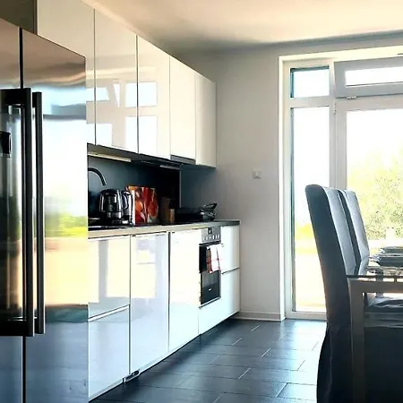 Suzi, Sea View, Free Private Parking * Opatija