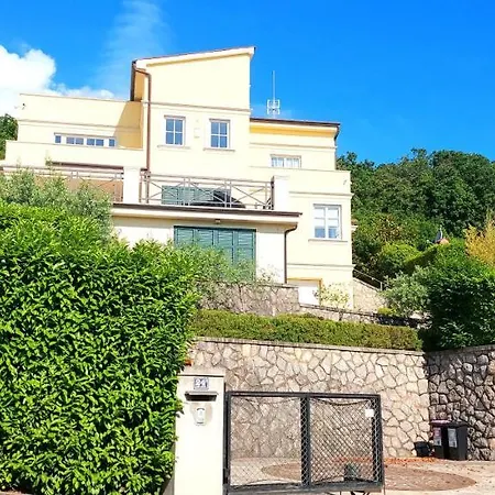 Suzi, Sea View, Free Private Parking * Opatija