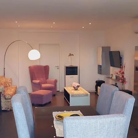 Apartment Suzi, Sea View, Free Private Parking *